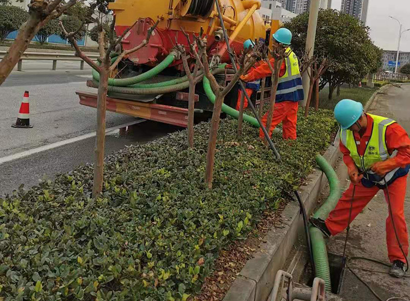 于洪市政管道清淤